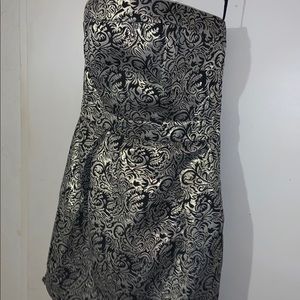 Juniors strapless formal